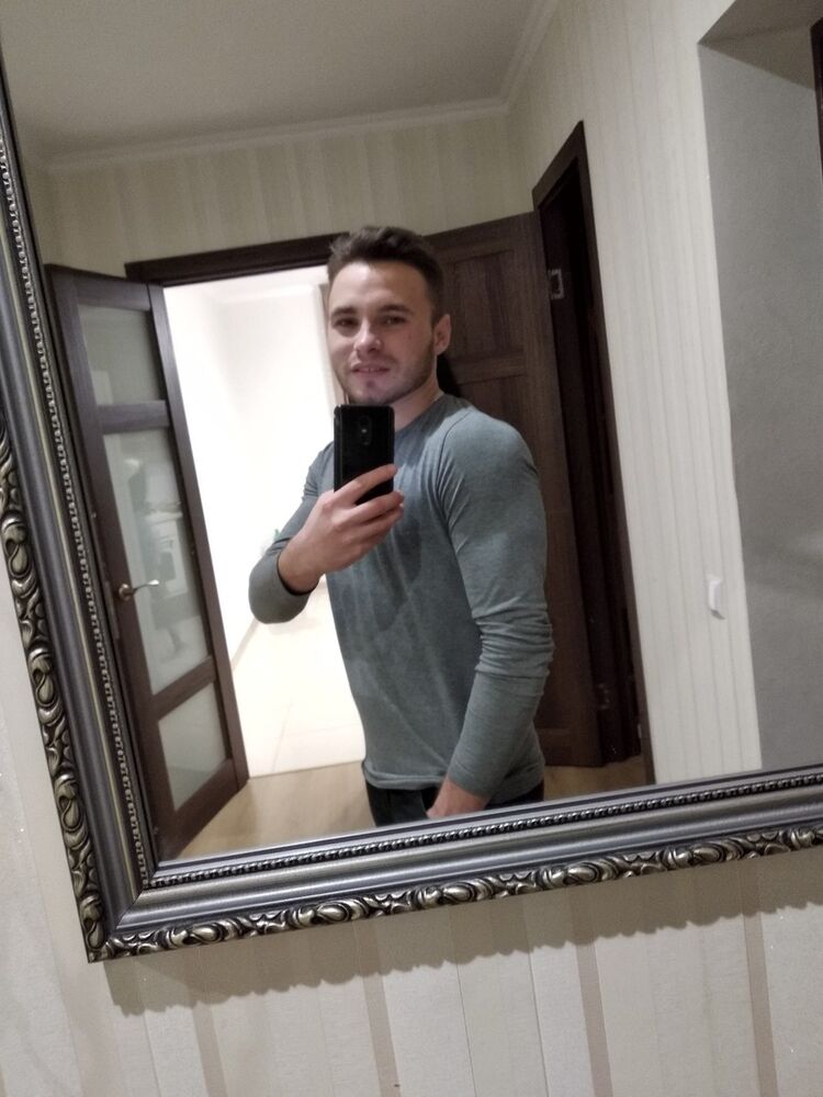  ,   Artur, 27 ,  