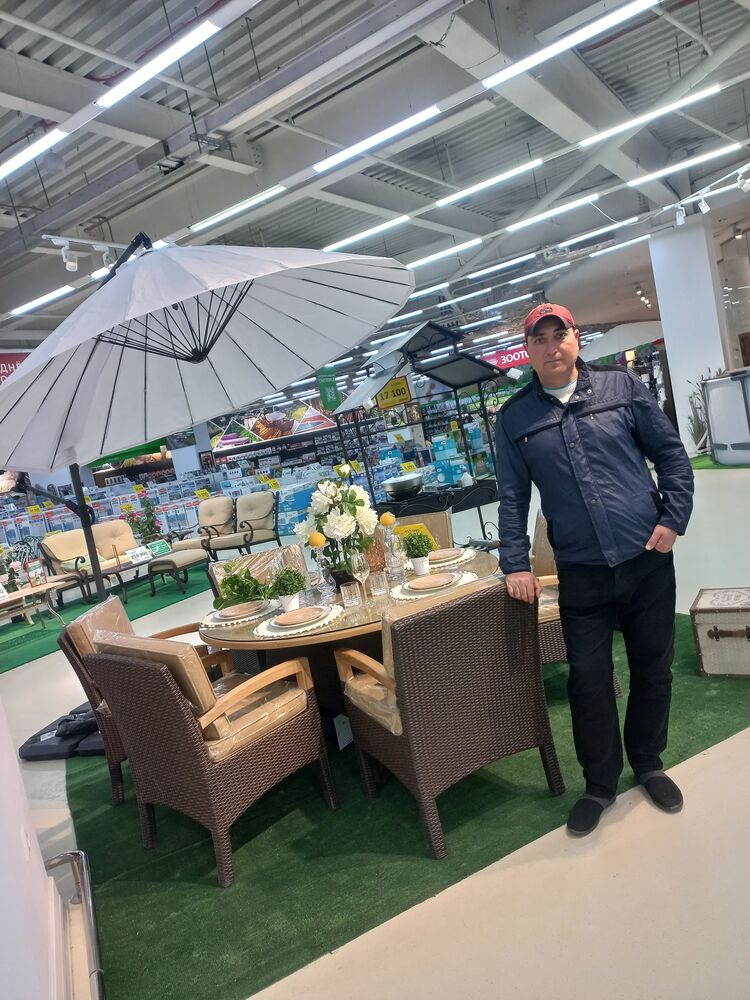  26351112  Jaxongir, 42 ,    