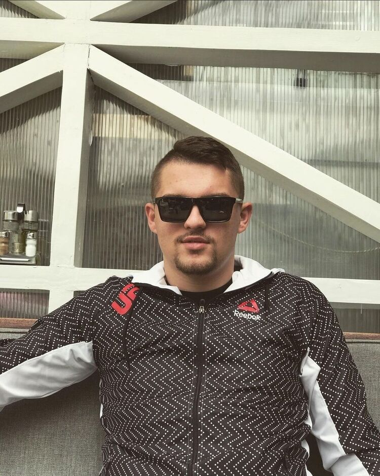  ,   Dave, 23 ,   ,   