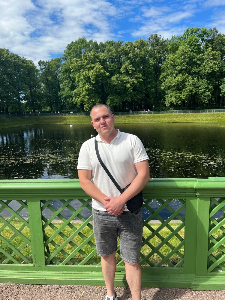  54303312  Dmitrii, 27 ,    