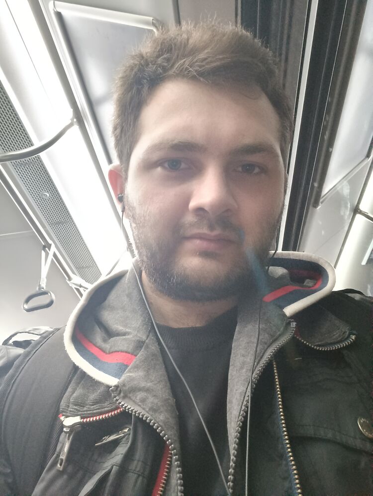  44313072  , 23 ,    