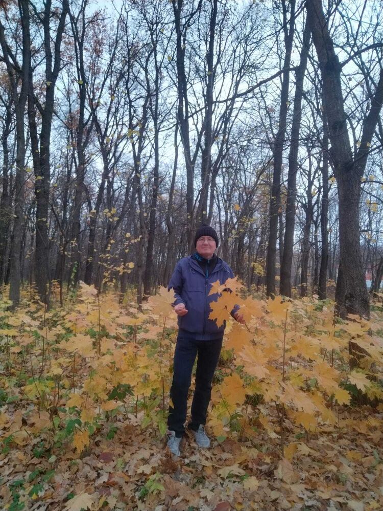  54450752  Yury, 49 ,    