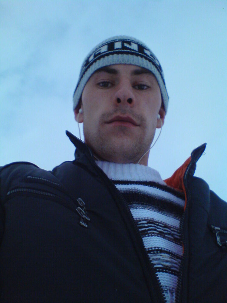  33008652  Evgeniyi, 42 ,    