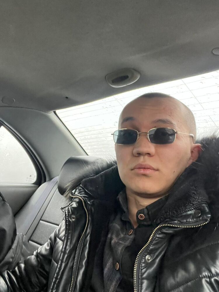  ,   Parvis, 23 ,   ,   
