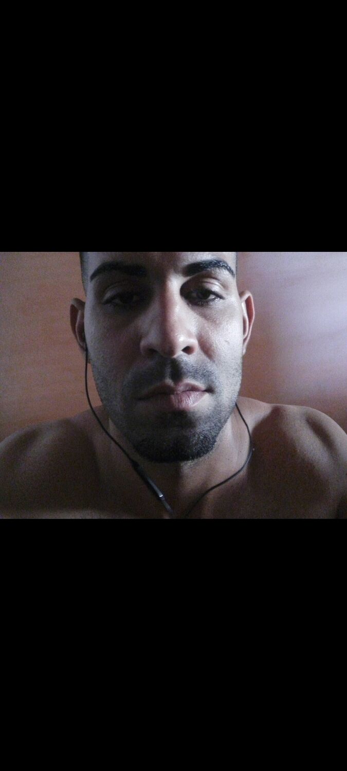  49913122  JAVIER, 27 ,    Andover