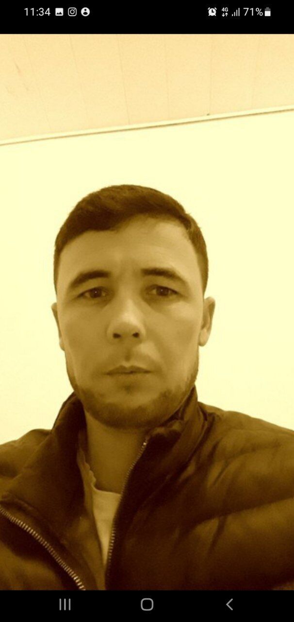  48685622  Umrbek, 37 ,    