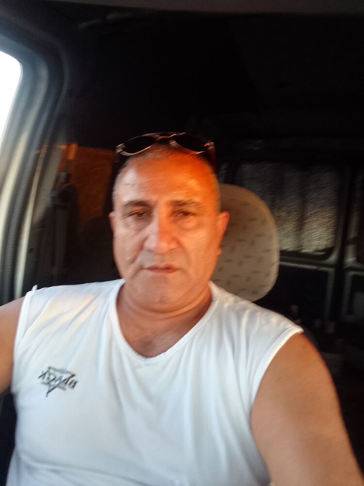  29740802  Roman, 51 ,    