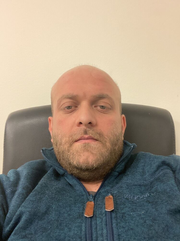  33177892  Leonard, 41 ,    Danderyd