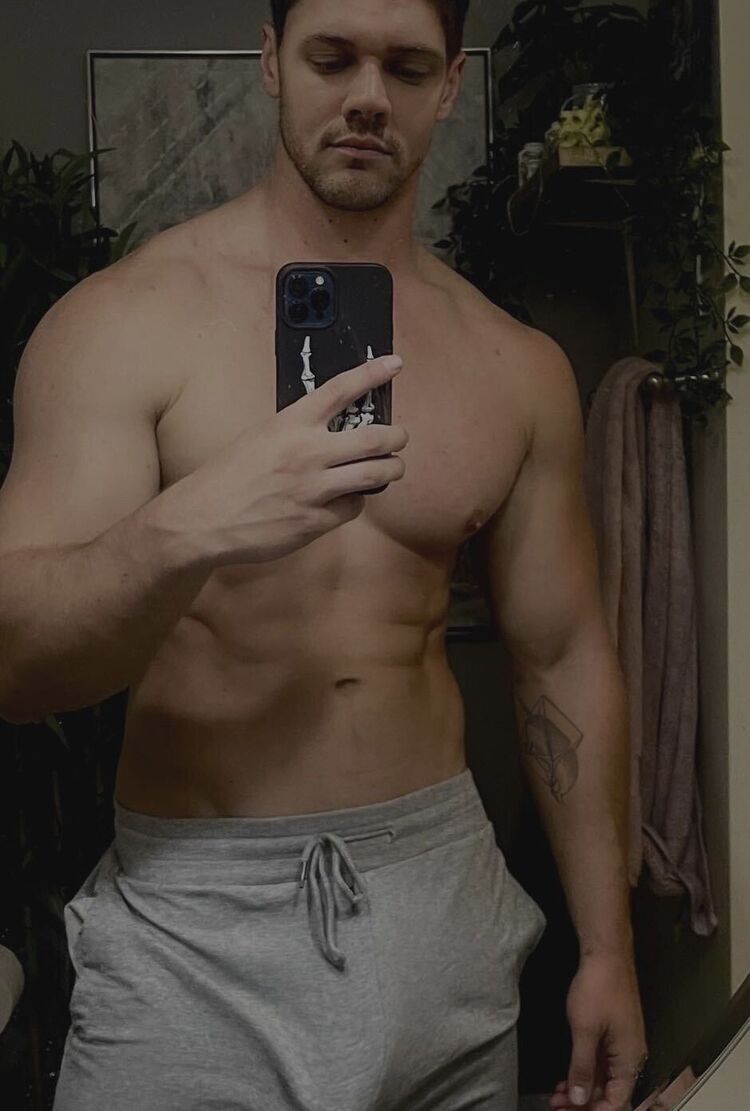  ,   Ivan, 28 ,   ,   