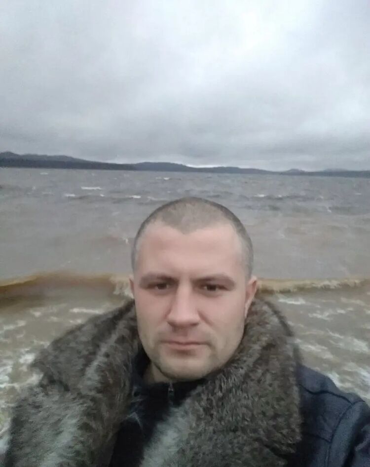  48668772  , 37 ,    