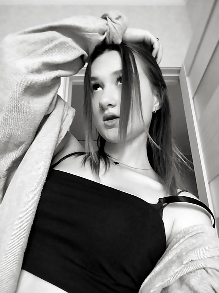  53082452  Elizaveta, 18 ,    