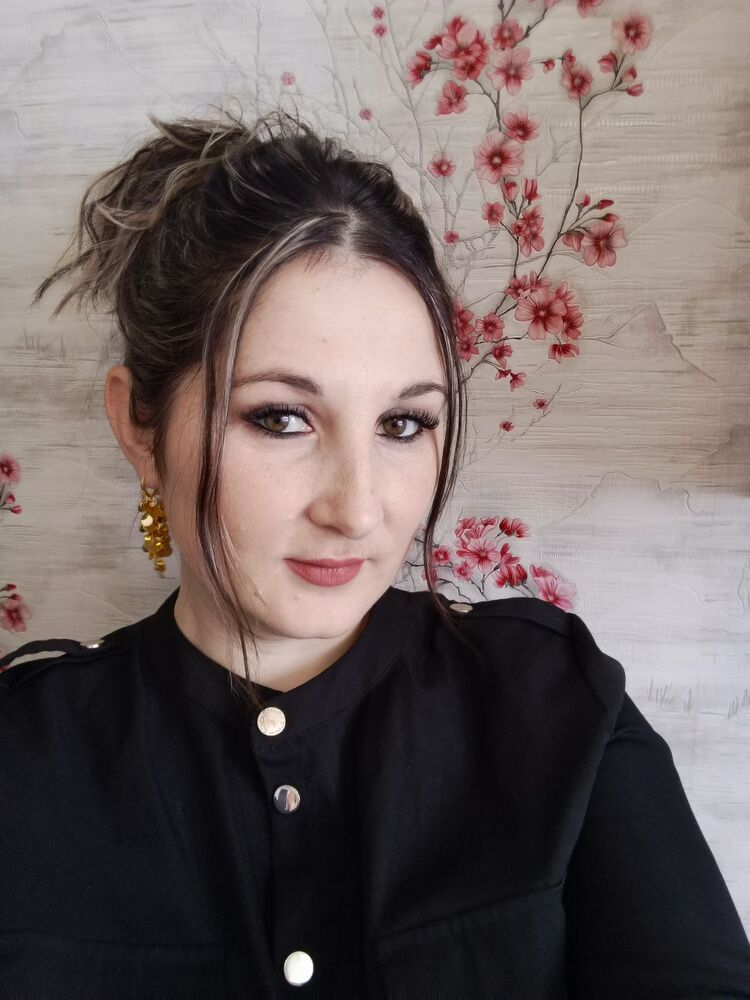  ,   Milena, 40 ,   ,   
