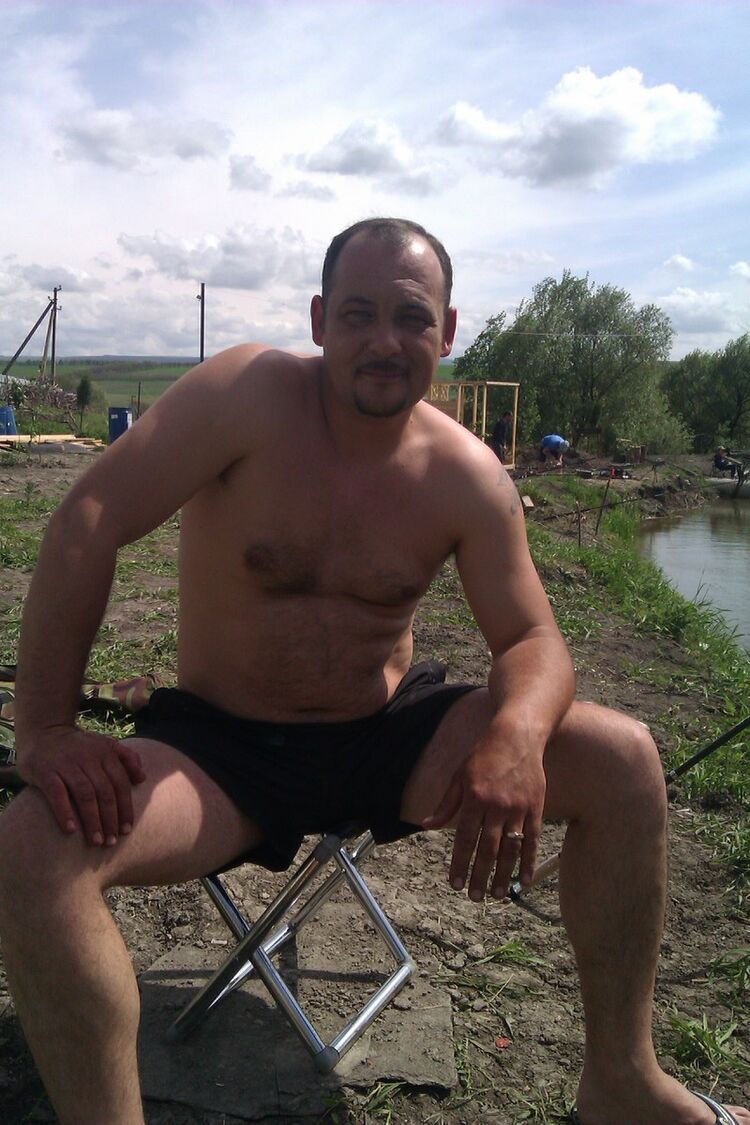  4442732  Artem, 45 ,    