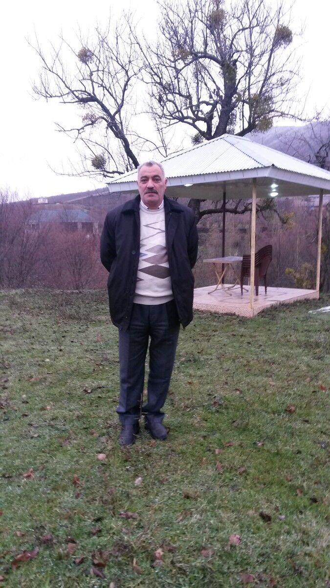  6161482  Karol Da, 64 ,    