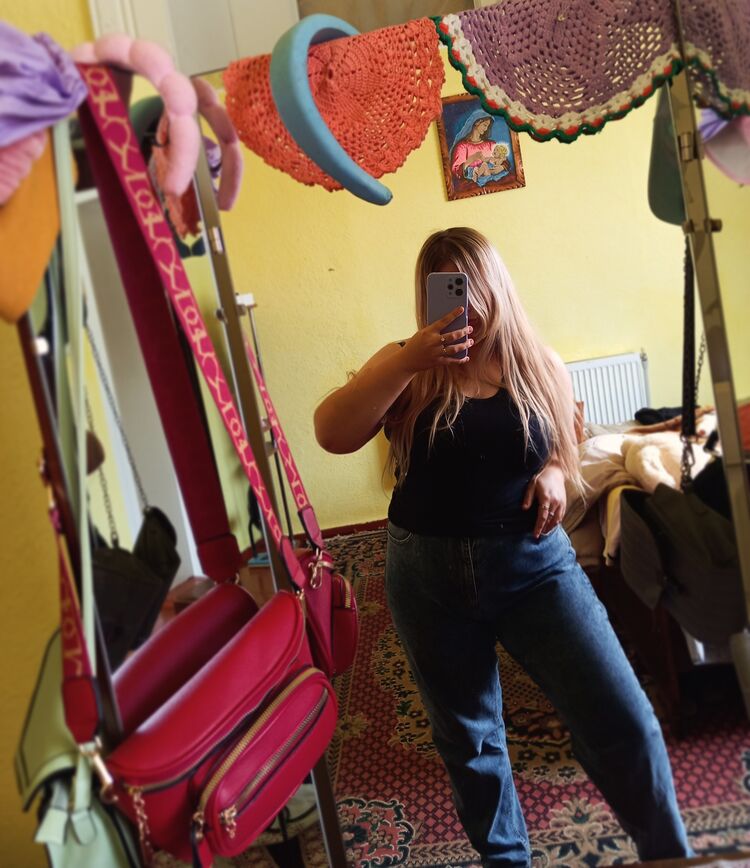  46420852  AlinaStefyuk, 23 ,    
