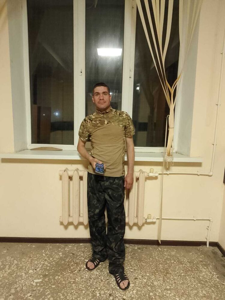  53848782  , 37 ,    --