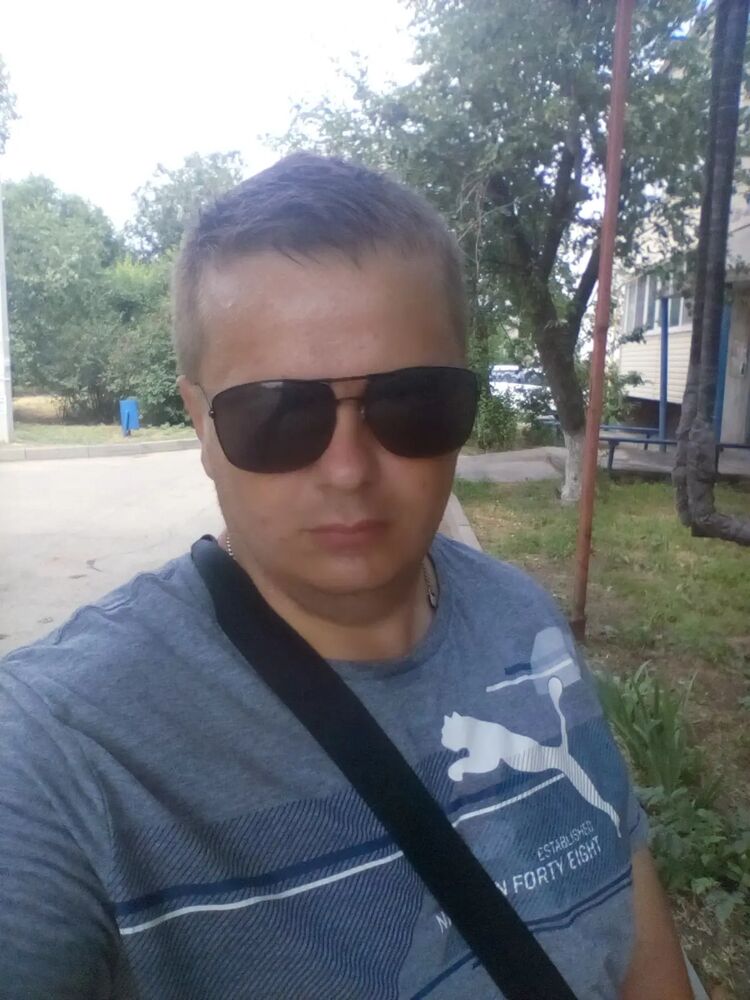  38881392  Ivan, 30 ,    