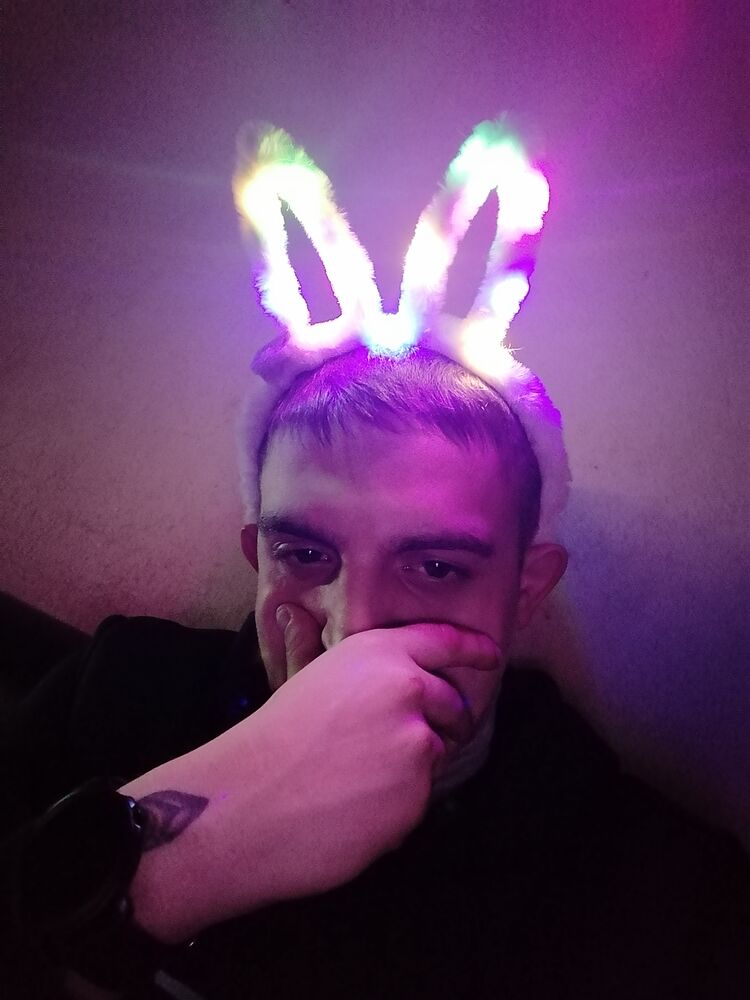  27275642  Ivan, 25 ,     