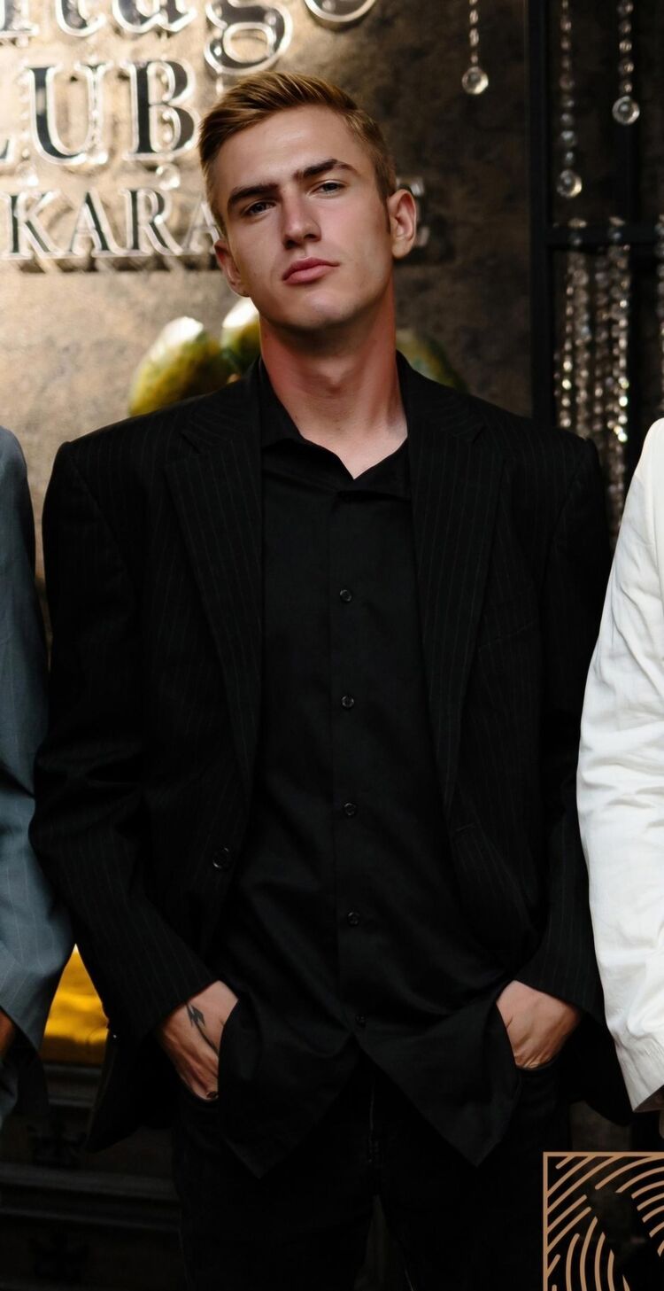  ,   Crowley, 22 ,   ,   