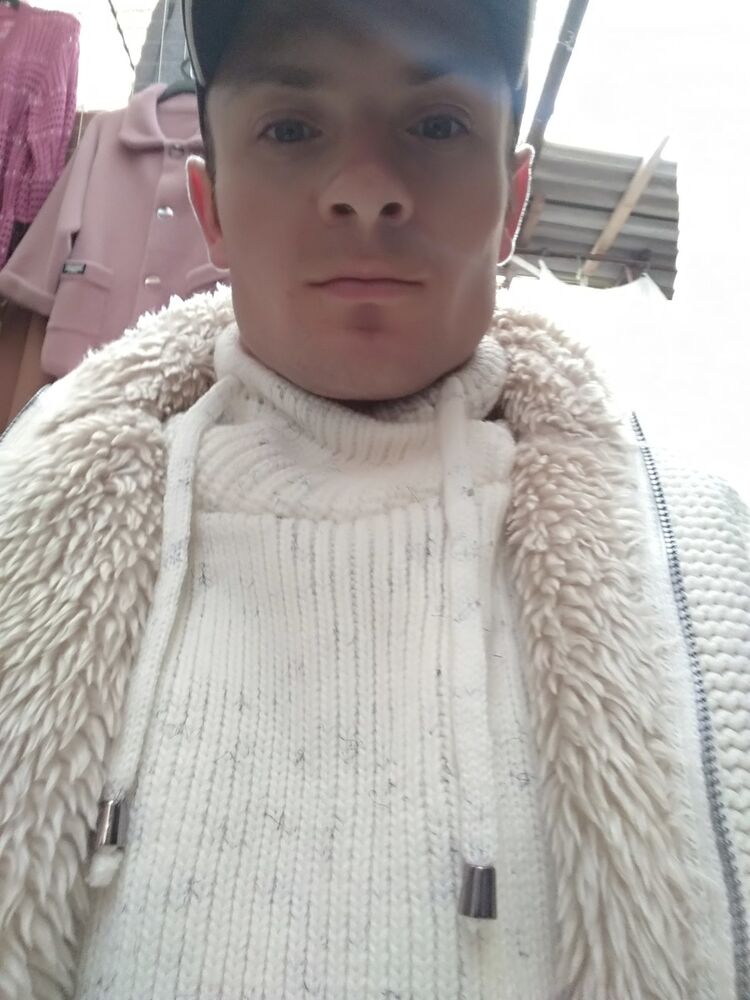  18363832  Dima, 40 ,    
