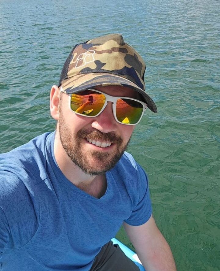  54613982  James, 50 ,    