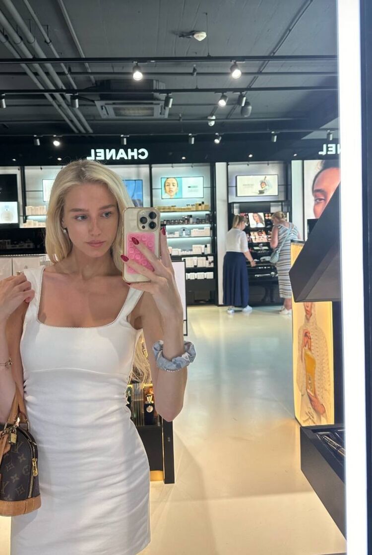  54186702  , 31 ,    -