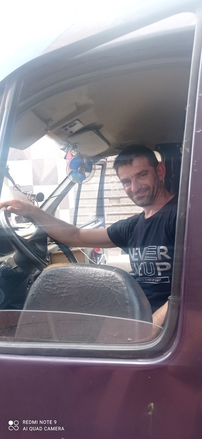  28723792  Denis, 39 ,    