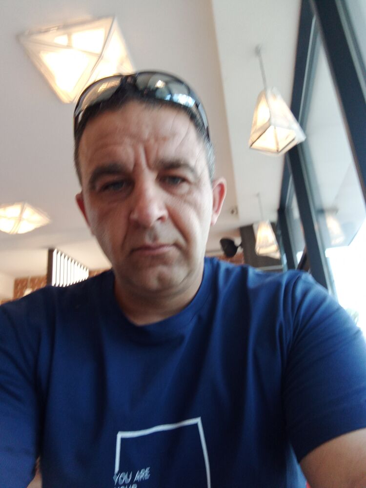  35007742  Radu, 42 ,    