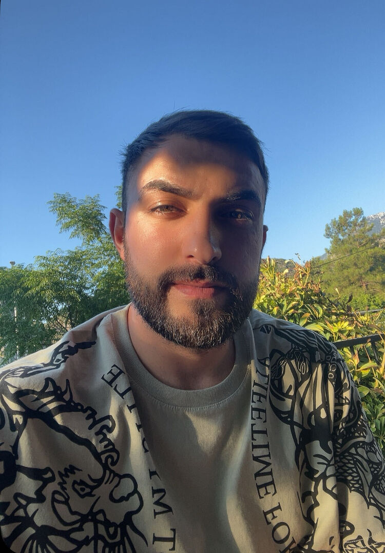  48718132  Serkan, 28 ,    Cinar