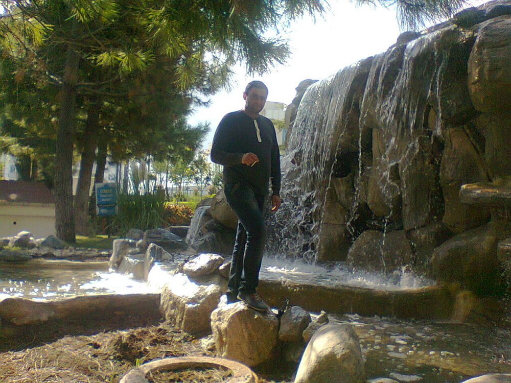  44226542  Goga, 35 ,    