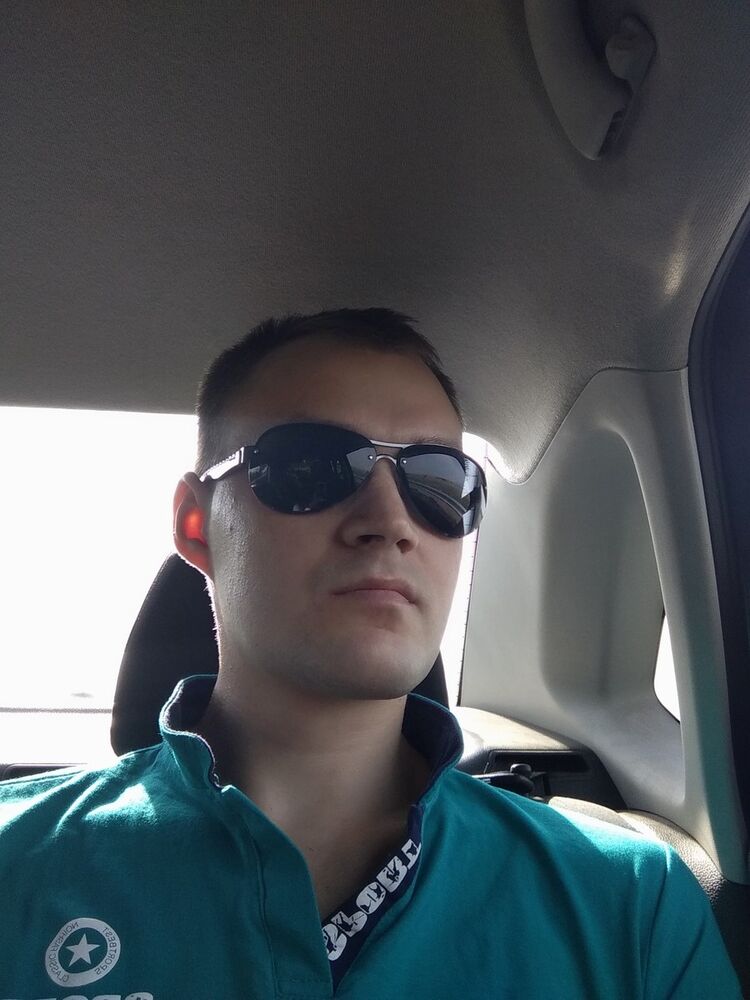 ,   Anatolyi, 37 ,   c 
