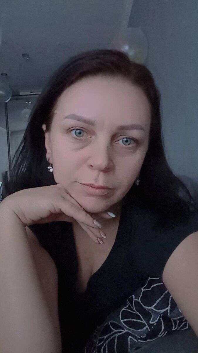  22100192  Irina, 41 ,    
