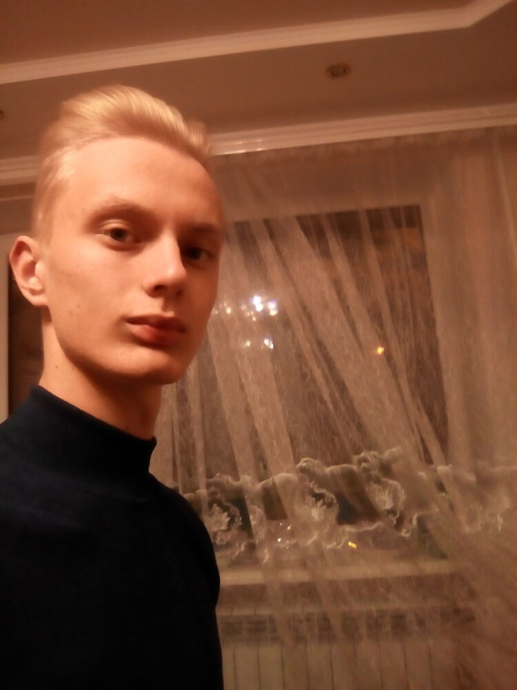  18283922  Vlad, 24 ,    