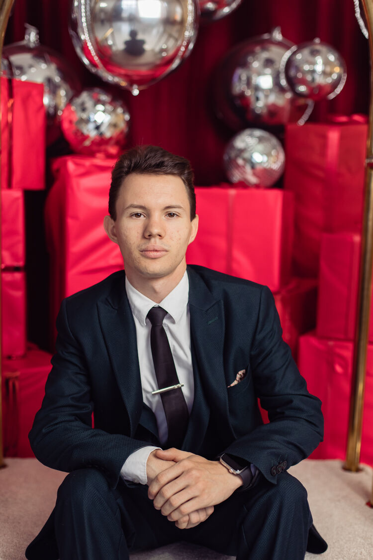  31476812  Dima, 22 ,    