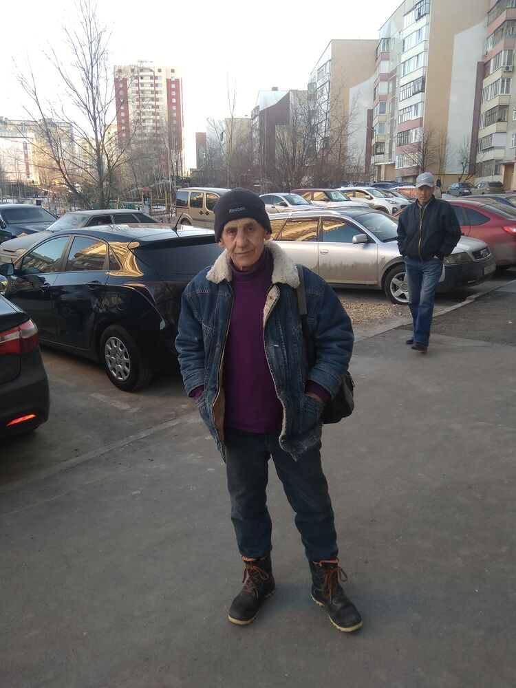  25915862  Alexander, 65 ,    