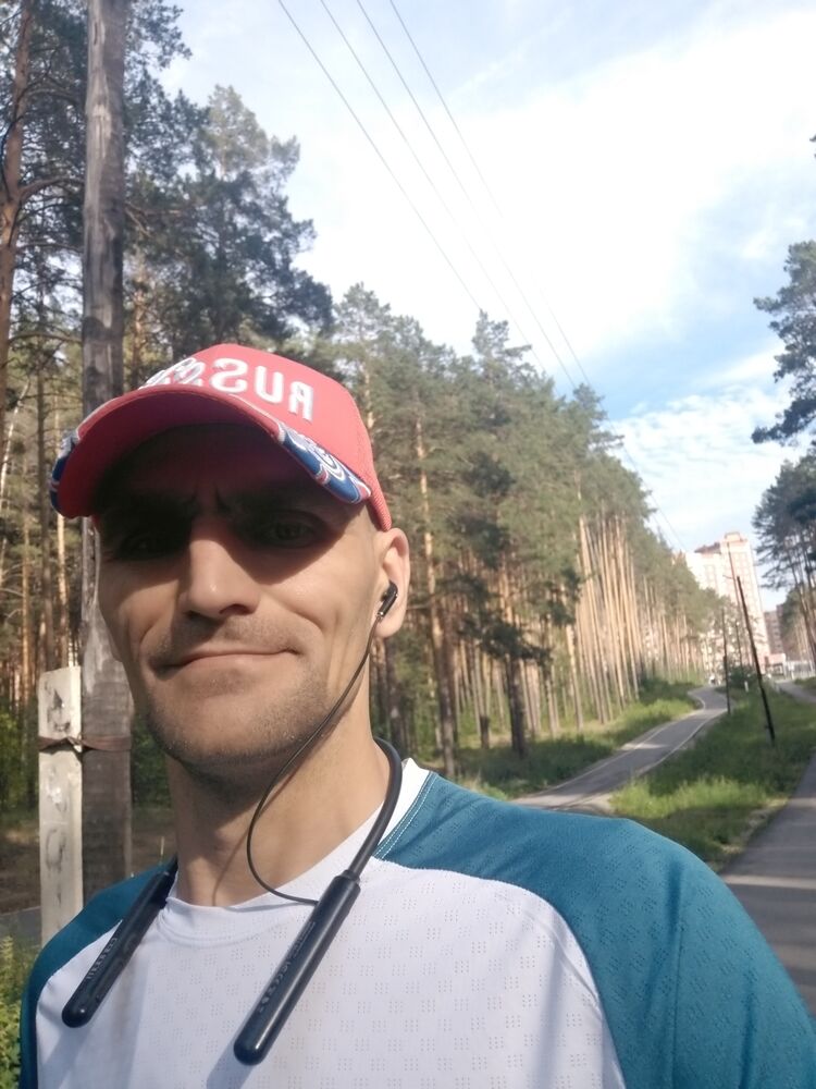  46195262  Sergey, 45 ,    