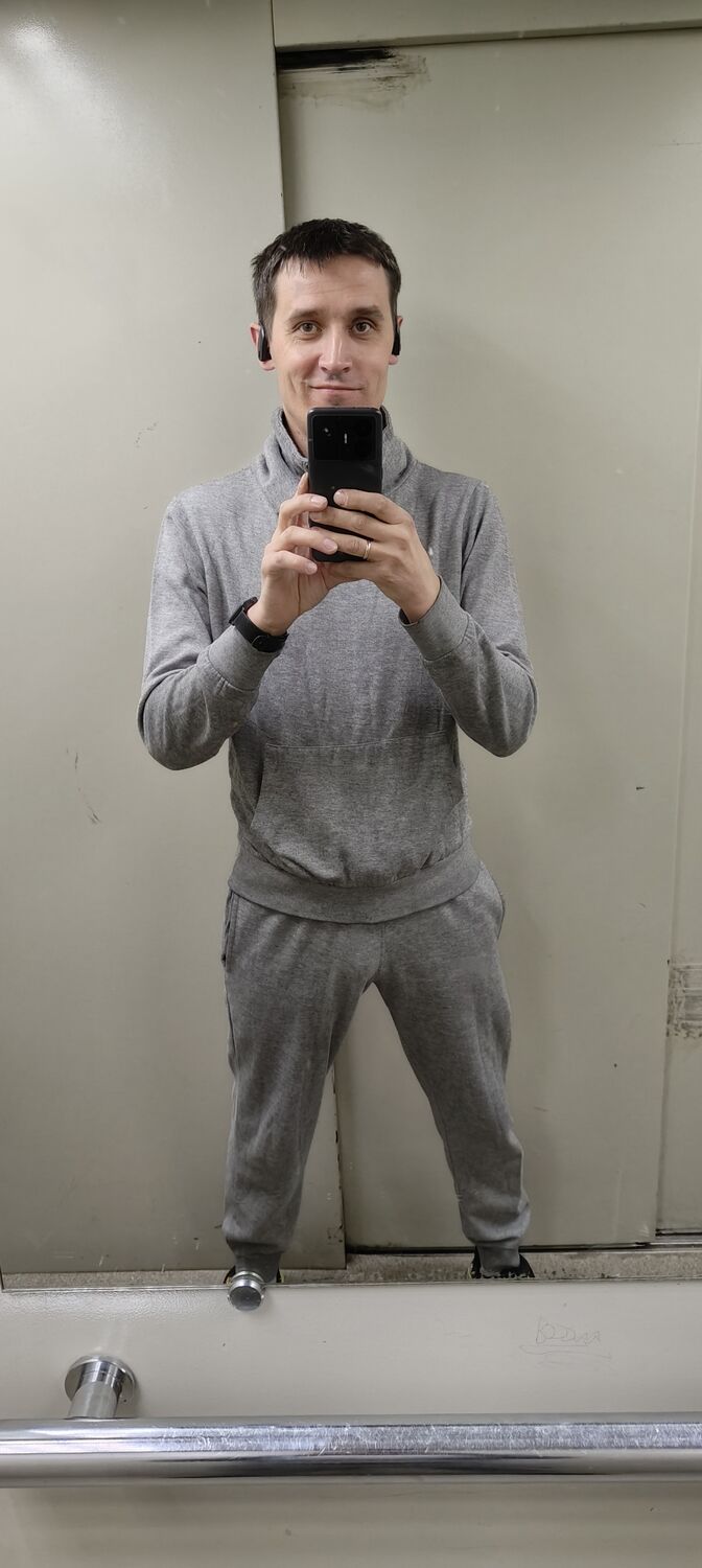  44872042  Daniil, 37 ,    