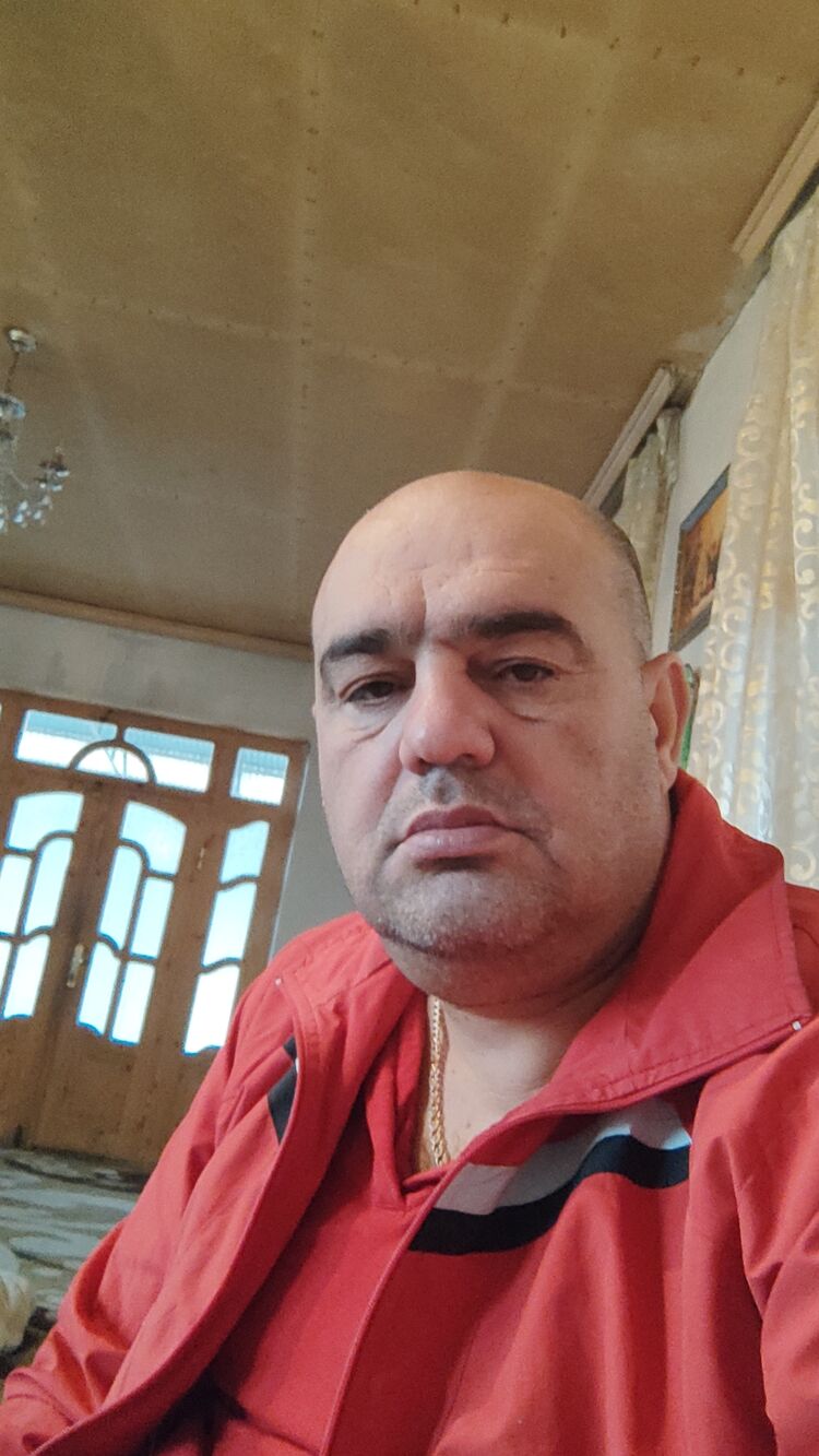  39875882  Ayxan, 49 ,    