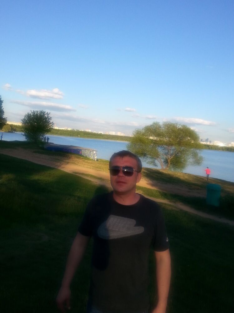  25389082  Sergey, 44 ,    