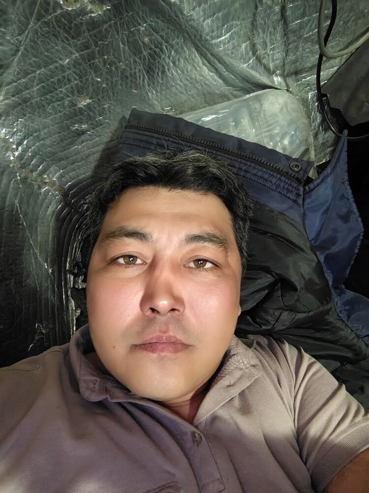  43098522  Nurlan, 41 ,    