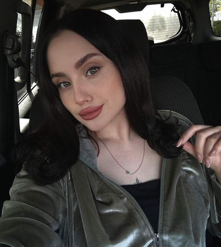  48437942  Valeriya, 21 ,    