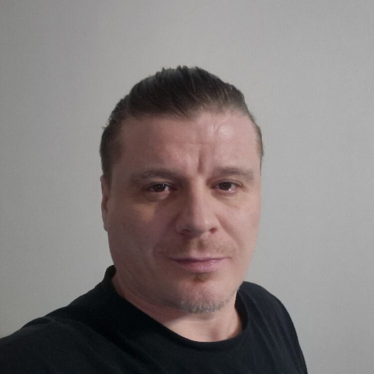  ,   Serge, 41 ,   c 