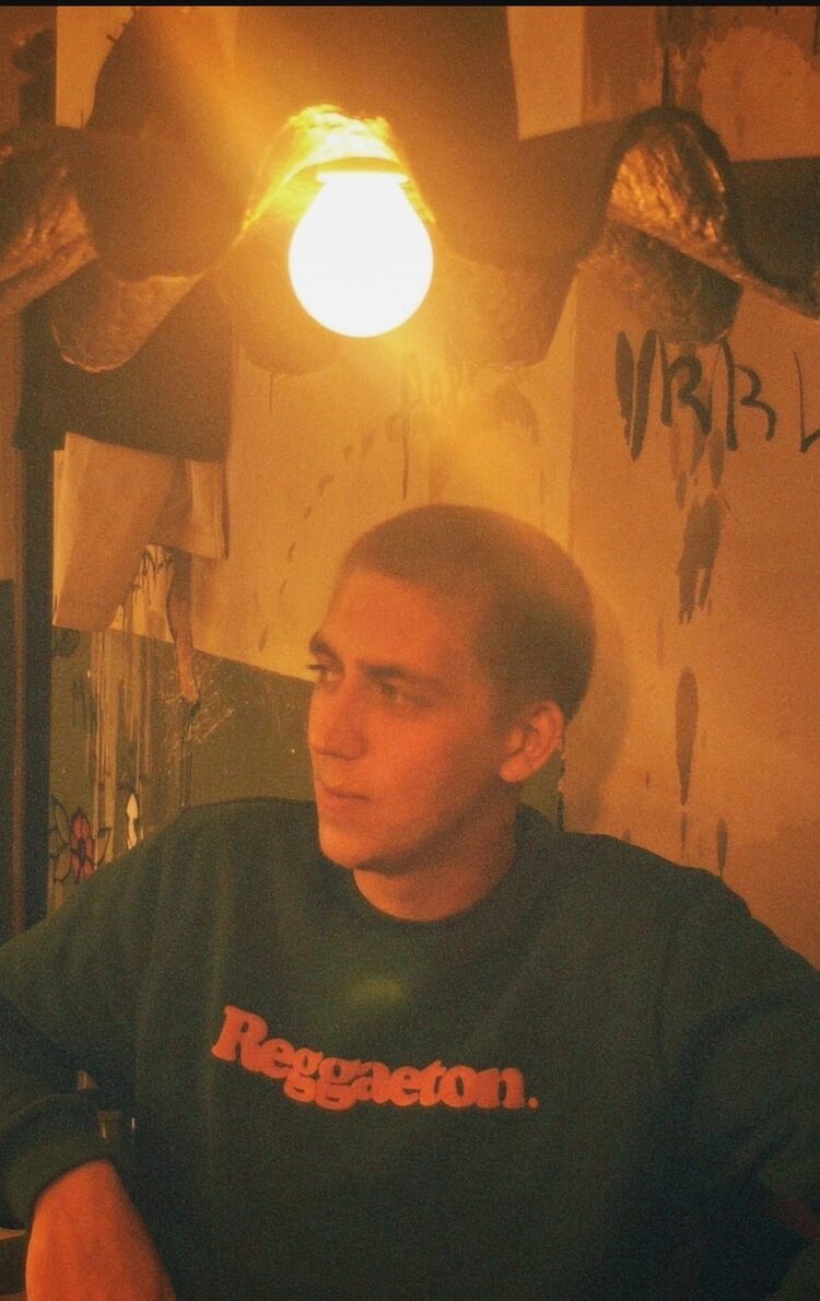  ,   Artyom, 26 ,   ,   , c , 