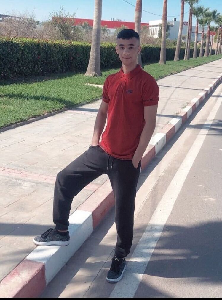  44447722  Yassin, 19 ,    