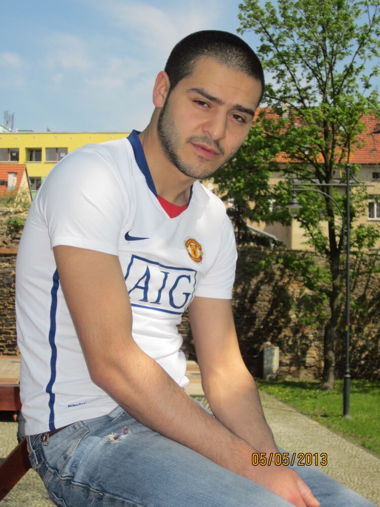  4158612  Artur, 35 ,    