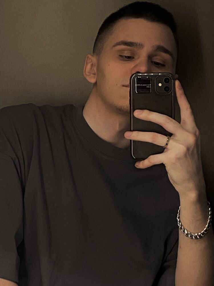  42503242  , 23 ,    