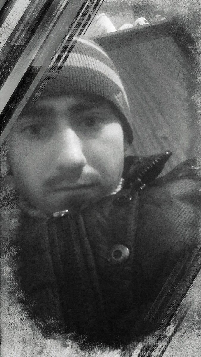  15048482  Alexandru, 32 ,    