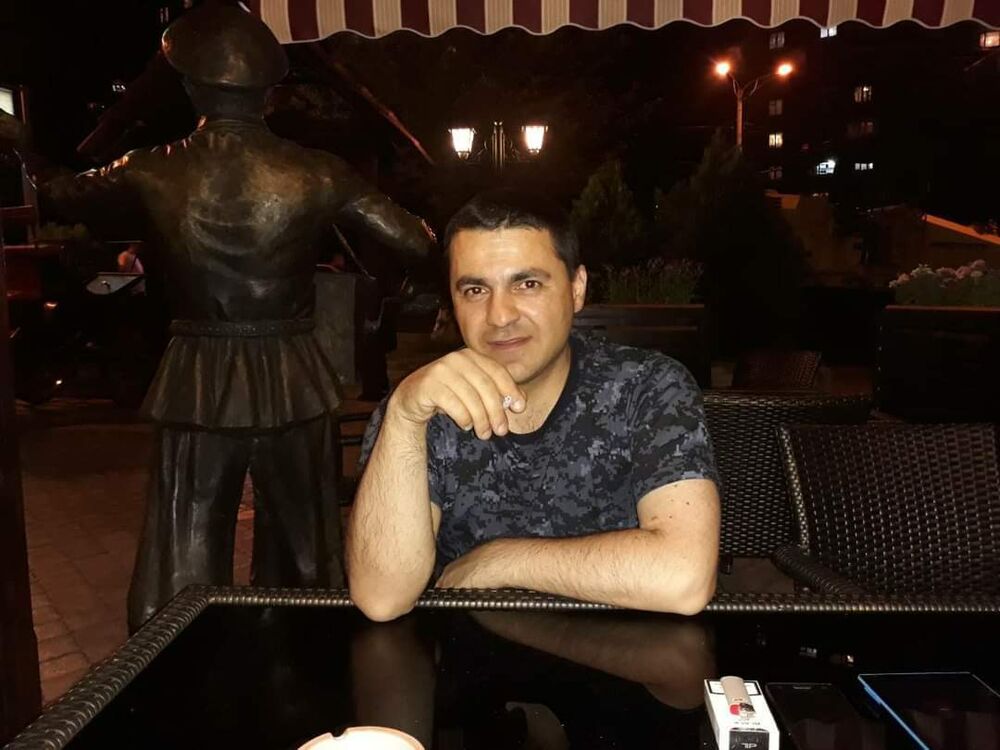  ,   Artur, 47 ,   ,   