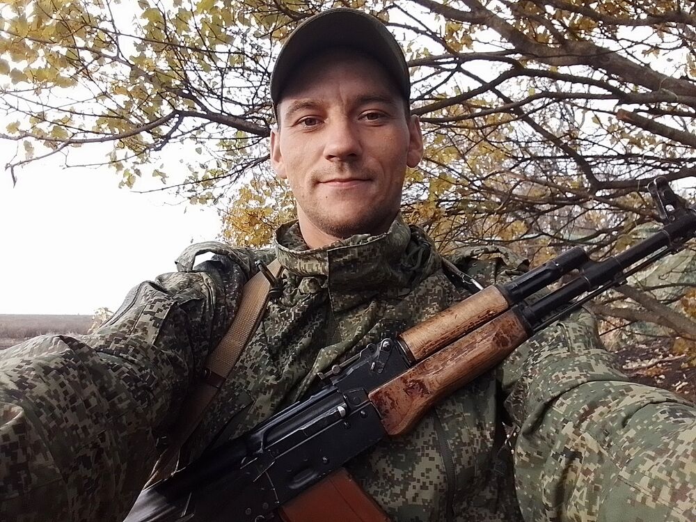  47225732  Andrei, 29 ,    