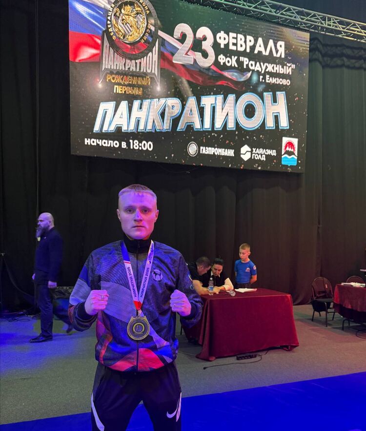  49868782  , 22 ,    -